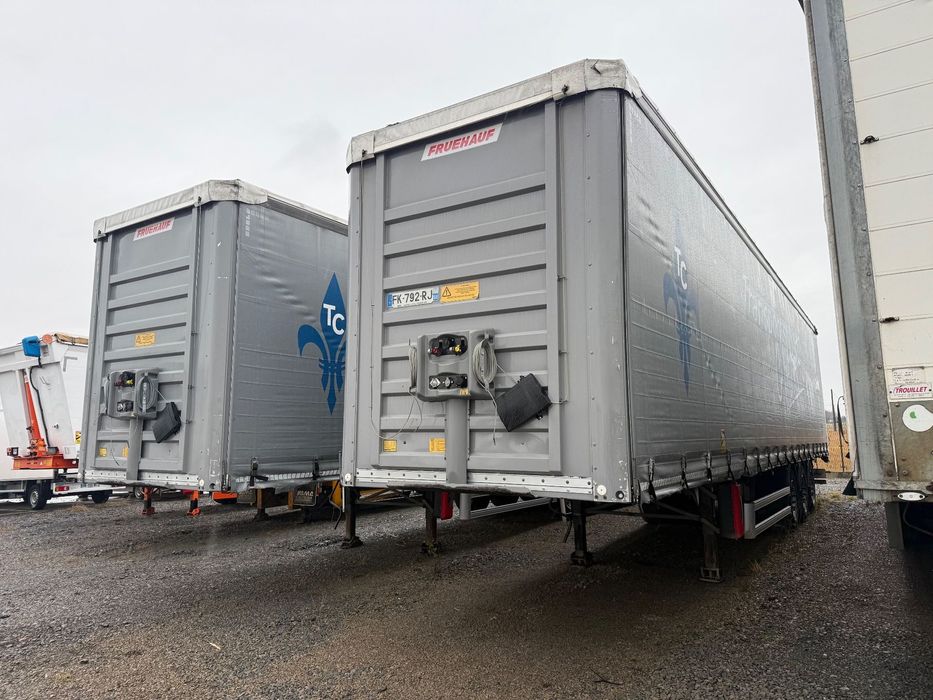 Fruehauf FRUEHAUF / SAF INTRAX / PODNOSZONA OŚ / PODŁOGA SZYNA DESKA / Z FRANCJI / STAN BDB / / /