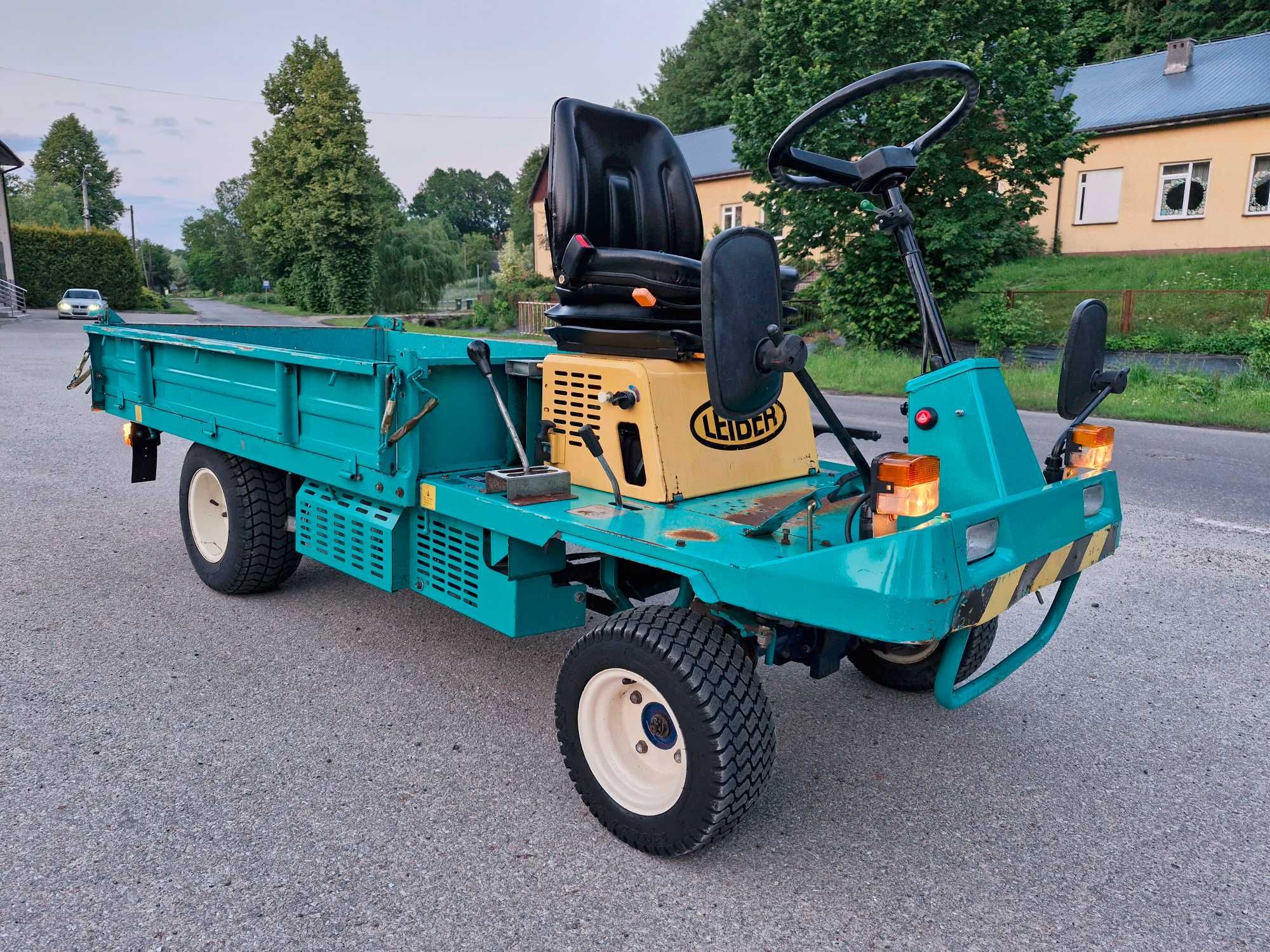 4x4 WOZIDŁO budowlane ogrodnicze WYWROTKA LEIBER org LAKIER gator