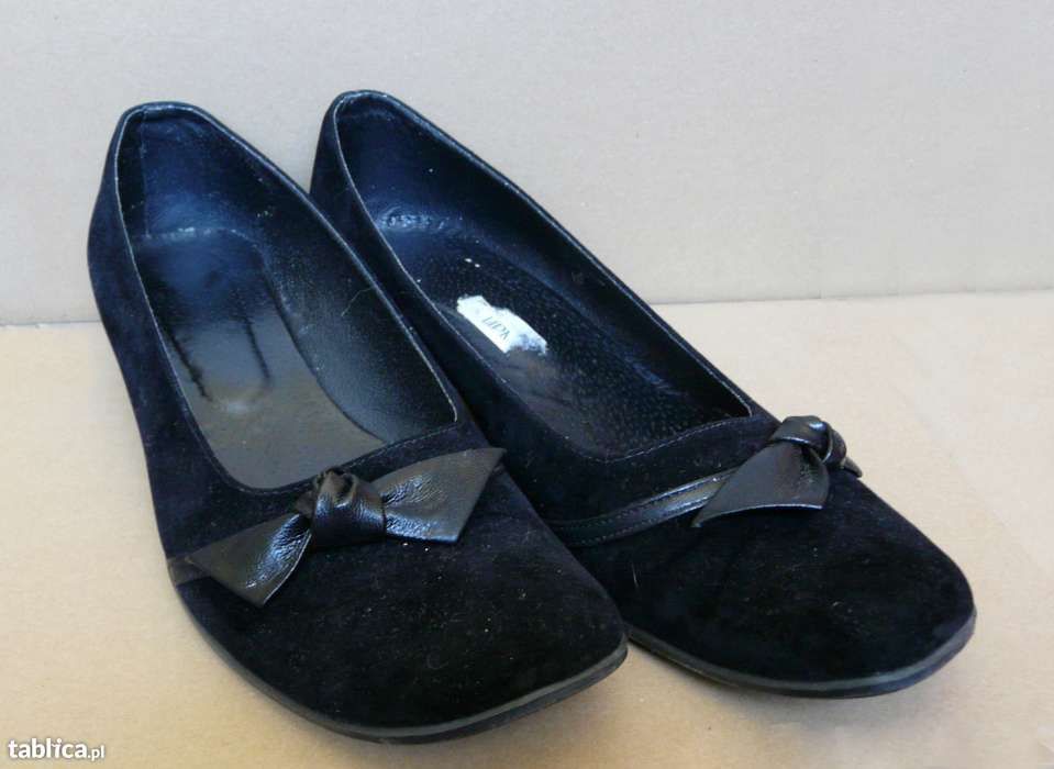 Eleganckie czarne zamszowe buty z kokardą, r. 39/40