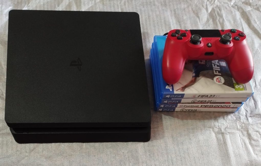 PS4 1Tb + Comando + 4 jogos