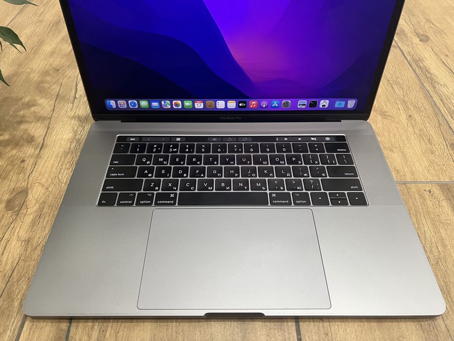 MacBook Pro A1707 16/512Gb в чудовому стані)