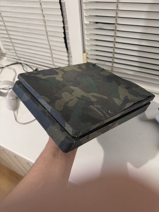 Плейстейшн 4 слим