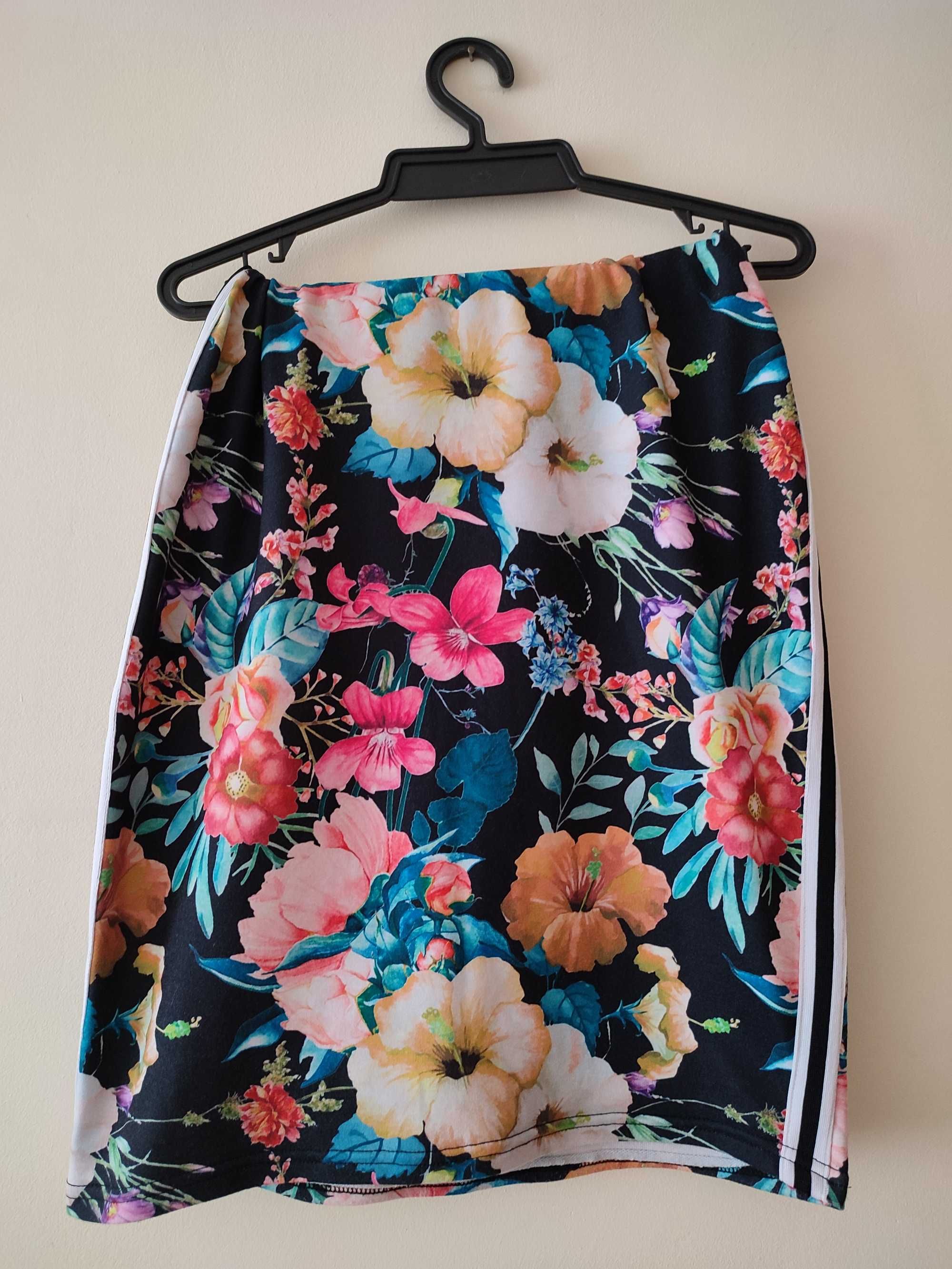 Kwiecisty komplet Mosquito spódnica+ crop top z lampasem