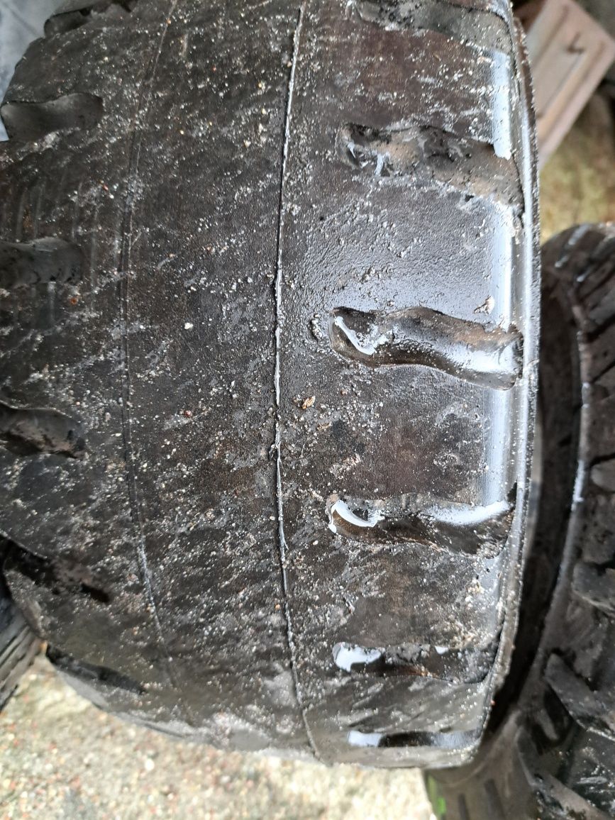 Opony pełne 18x9-8