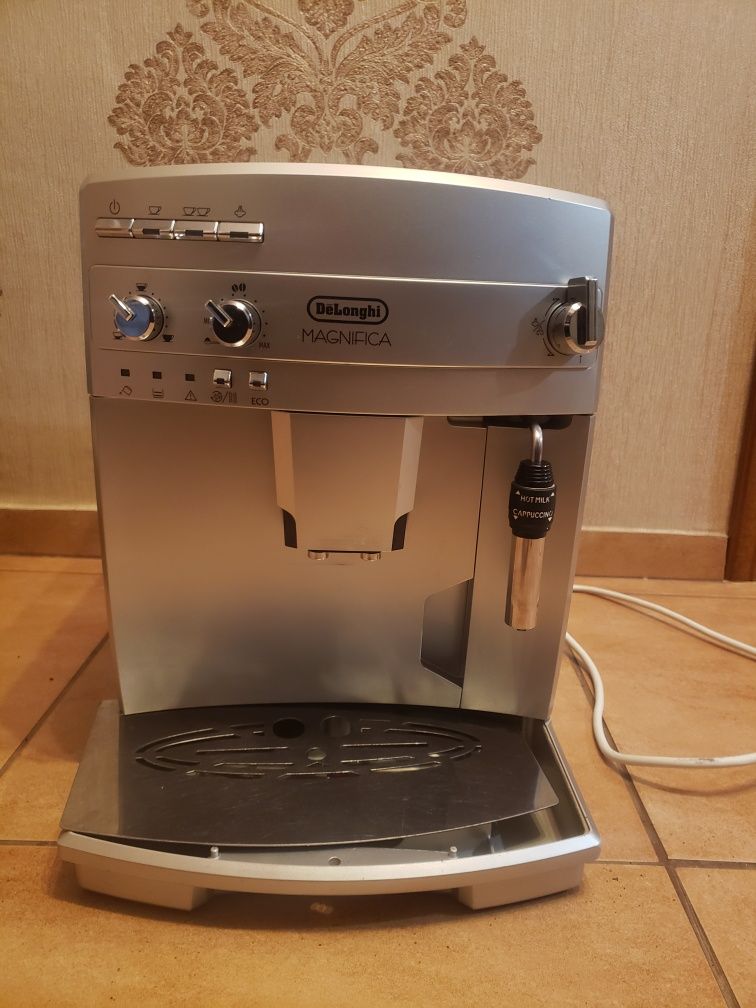 Кавомашина Кофемашина DeLonghi Magnifica ідеальна!