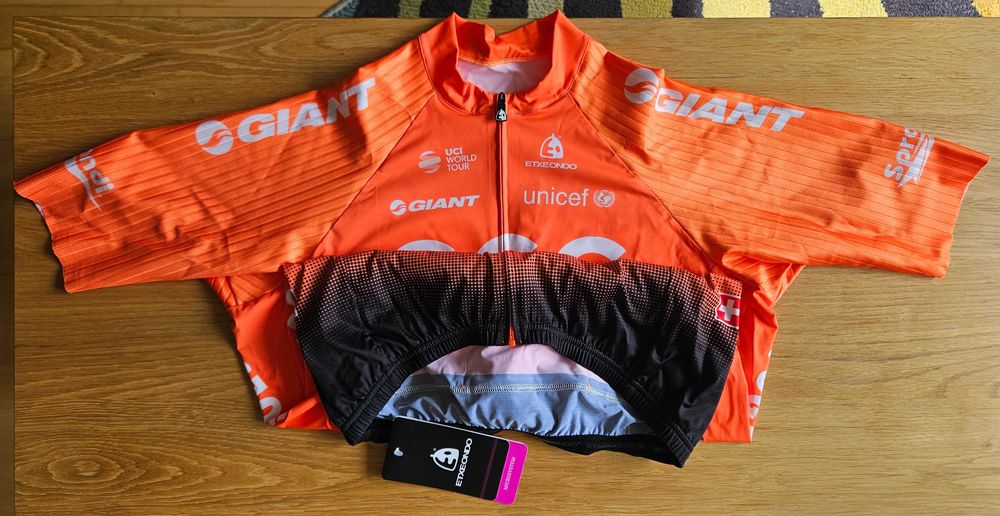 Komplet stroju kolarskiego CCC Reno: koszulka, spodenki, skarpetki