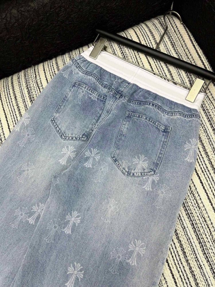 jasne, letnie jeansy Chrome Hearts