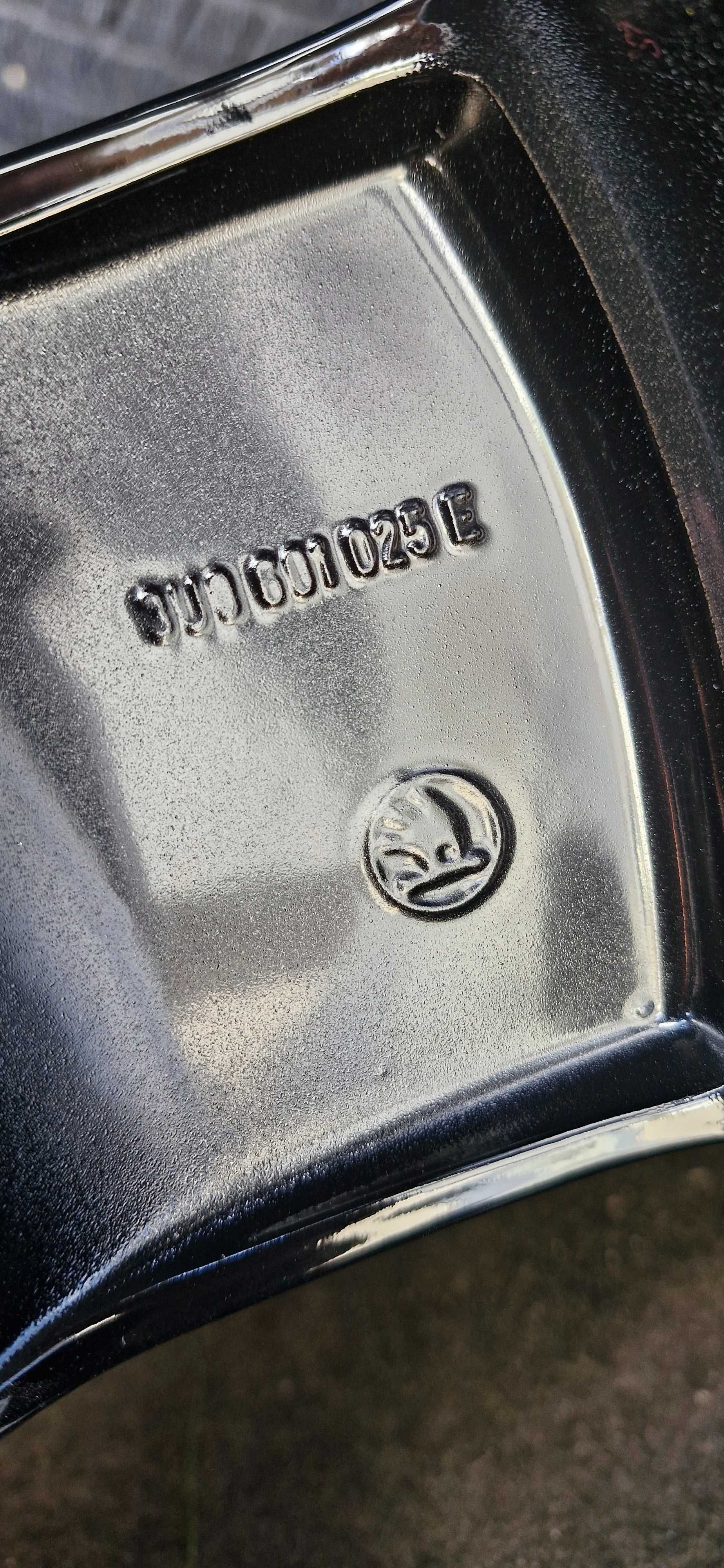 диски оригінал R17  Skoda VW Audi Seat (як нові)