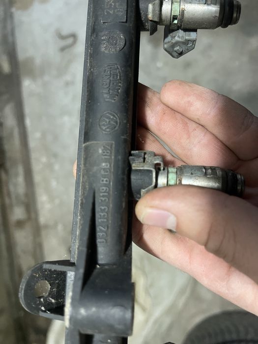 Паливна рампа Октавія тур 1.6 АЕЕ