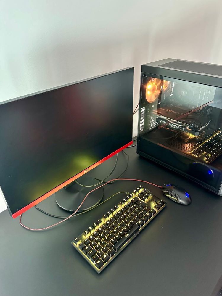 Vendo Monitor e teclado gaming