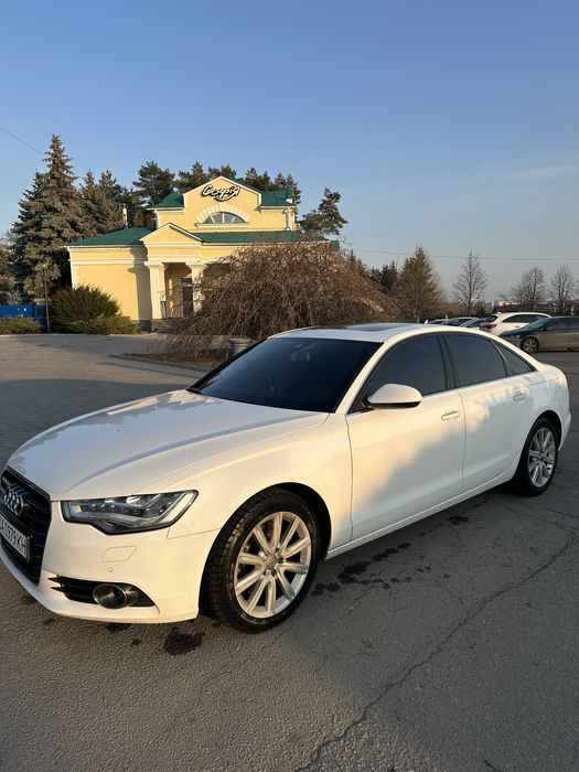 Здамо в аренду автомобіль AUDI A 6