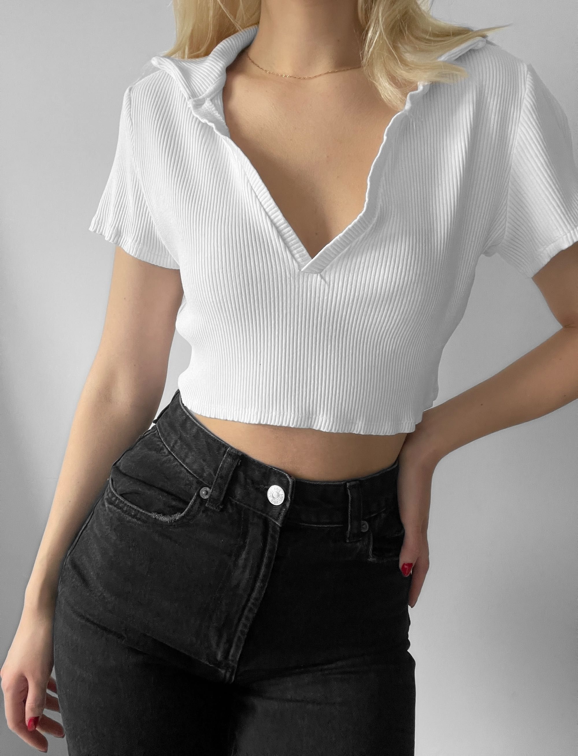 Biały crop top prążki prążkowany polo wiskoza dekolt sexy wiosna y2k