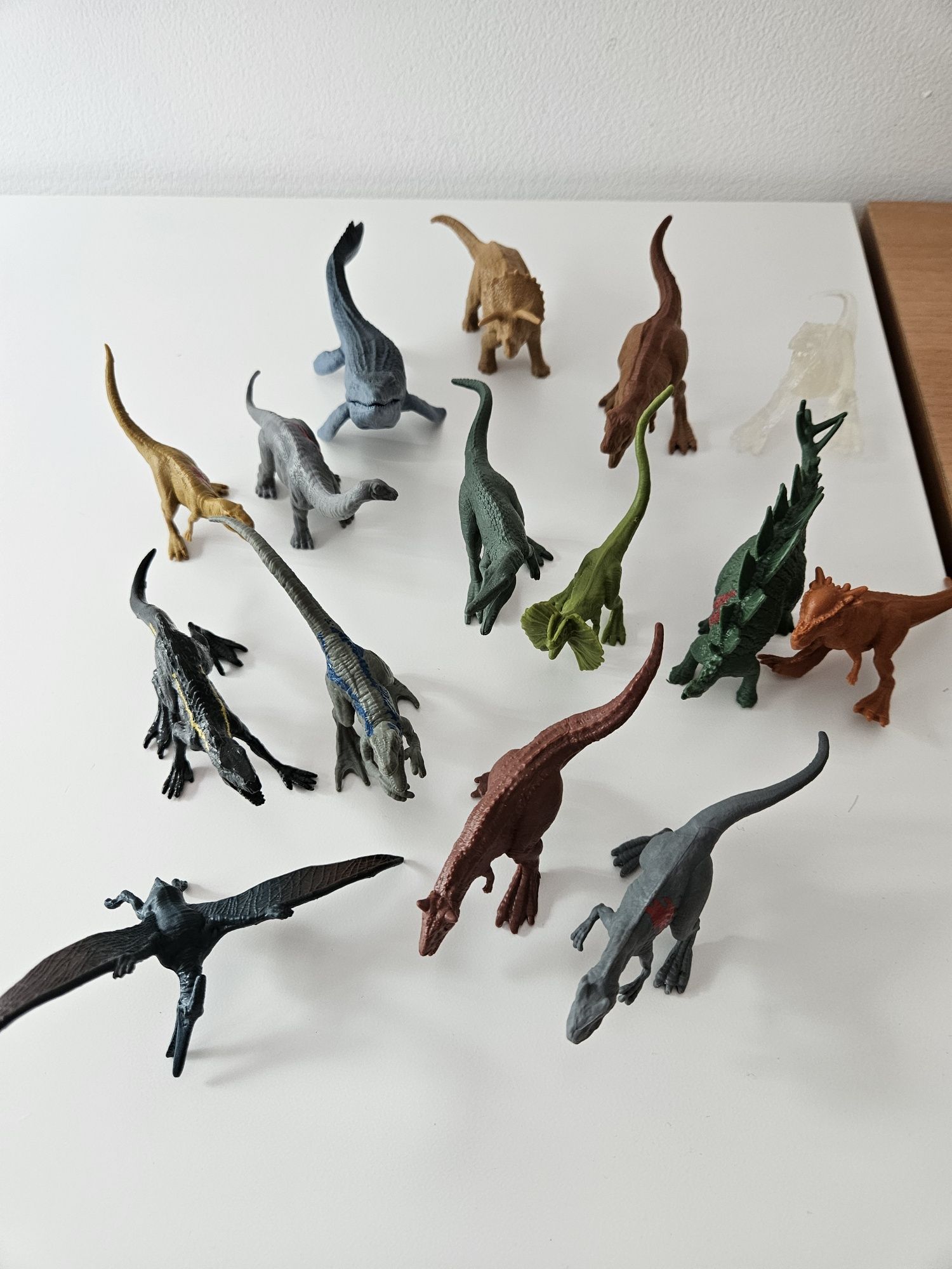 Conjunto de 14 dinossauros