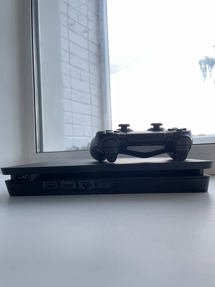 PS4 звичайна, Sony PlayStation 4