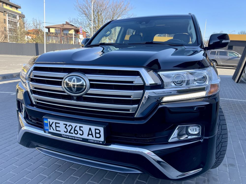 Toyota Land Cruiser 200 Premium