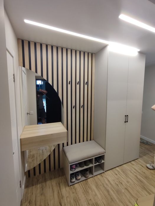 Кухні, шафи, гардеробні, меблі в передпокій та дитячих кімнат, столи.