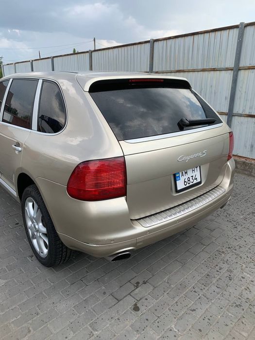 Продам Порше 2005 р в хорошому стані .