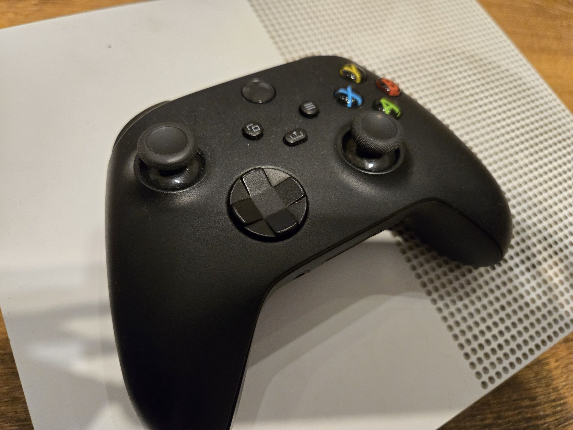 XBOX One S 500GB dysk+ Pad