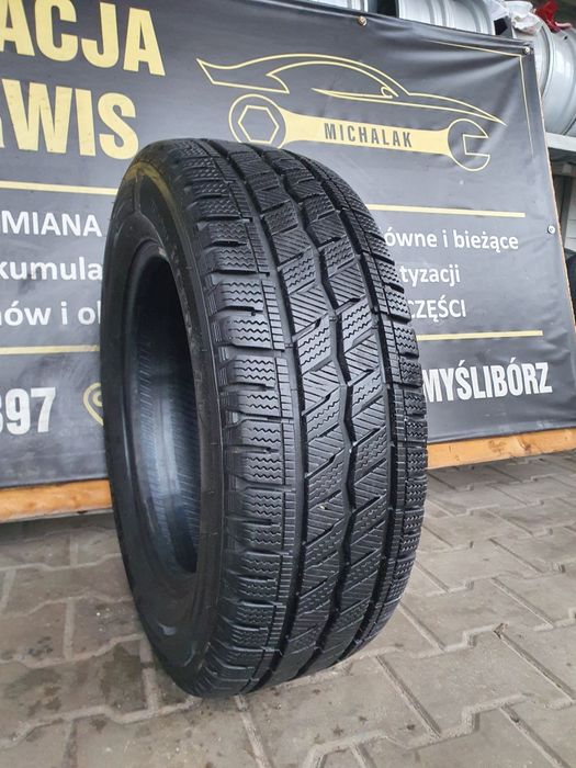 Opona zimowa 215/65/16C Hankook Winter icept LV