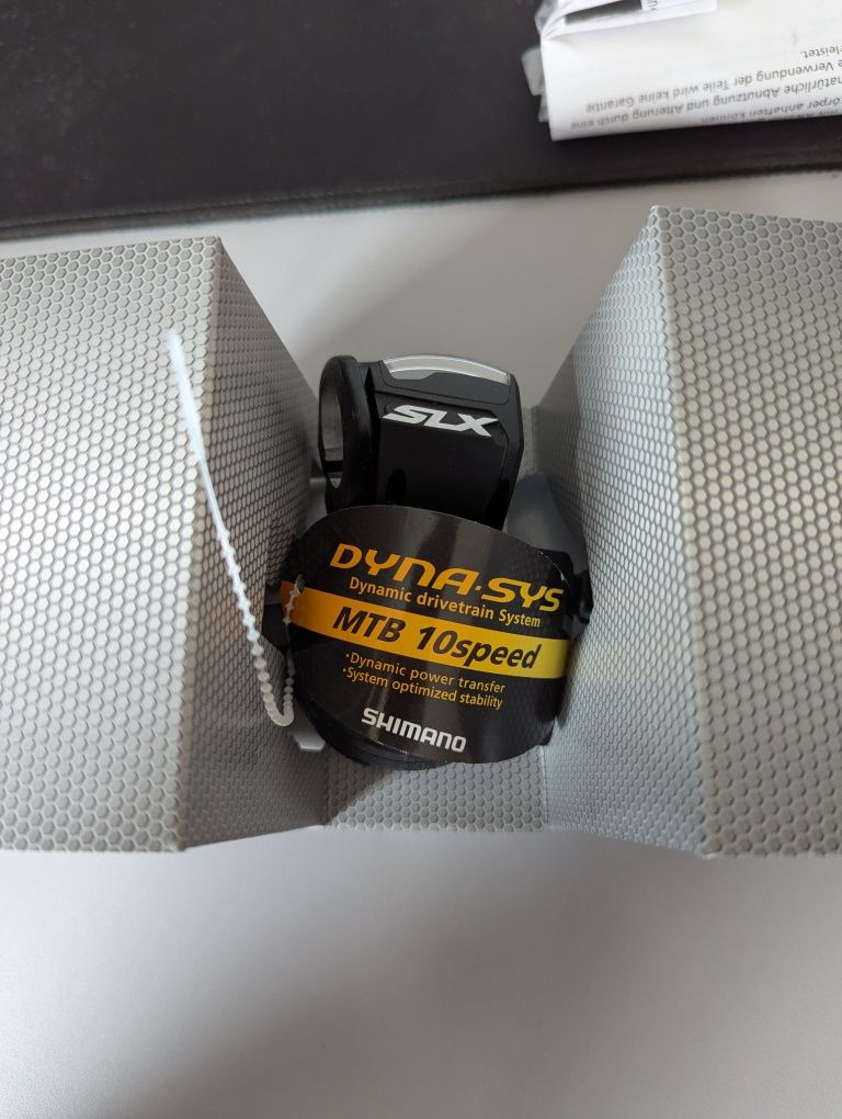 Shimano SL M670 SLX Manetka dźwignia przerzutki 10 rz. prawa / obejma