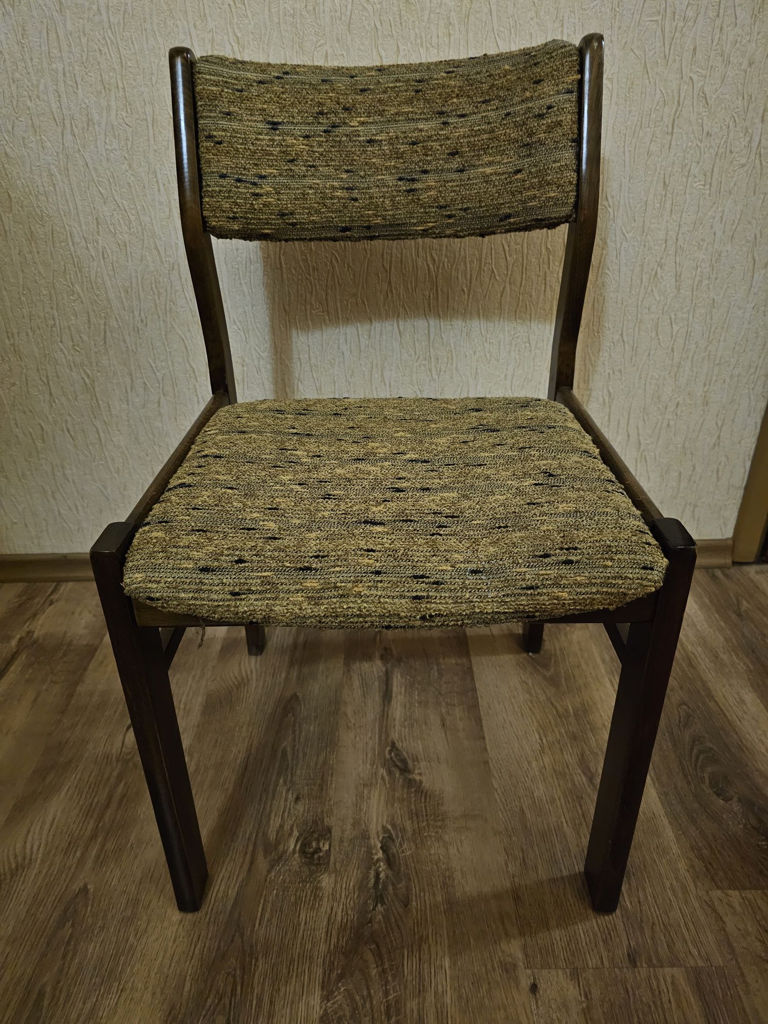 Krzesła do jadalni/salonu.  8 szt. Używane. Stan bardzo dobry.