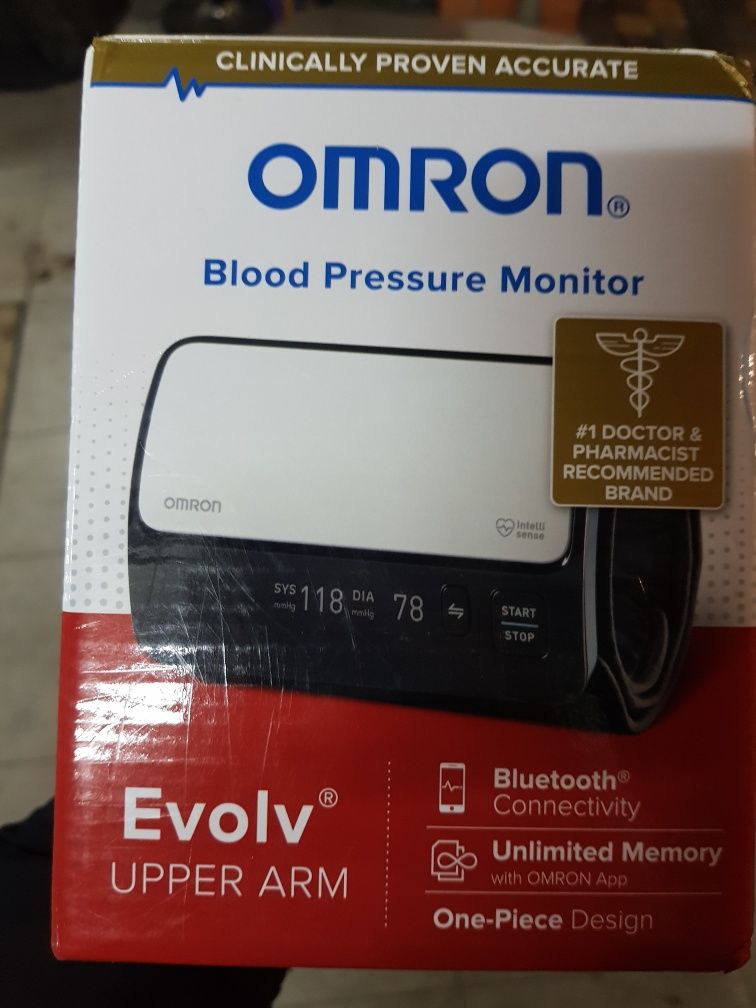 Тонометр Omron Evolv BP7000 оригінал давление гипертонія Японія тиск