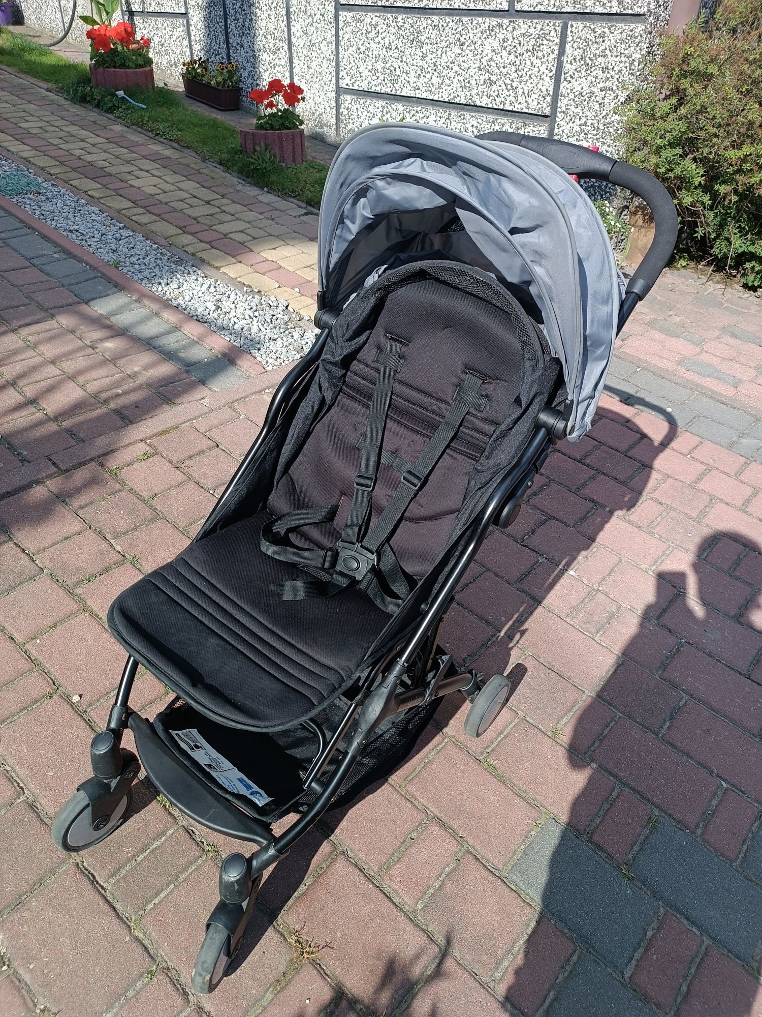 Wózek spacerówka do samolotu Yuko2