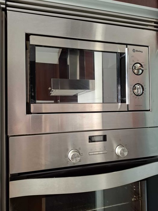 Microondas Balay de encastrar em Inox a funcionar a 100%