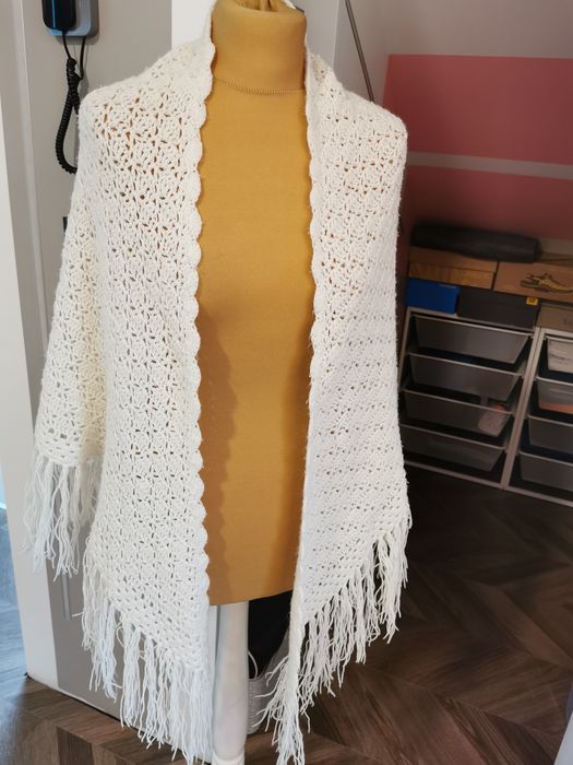 Trójkątny szal damski