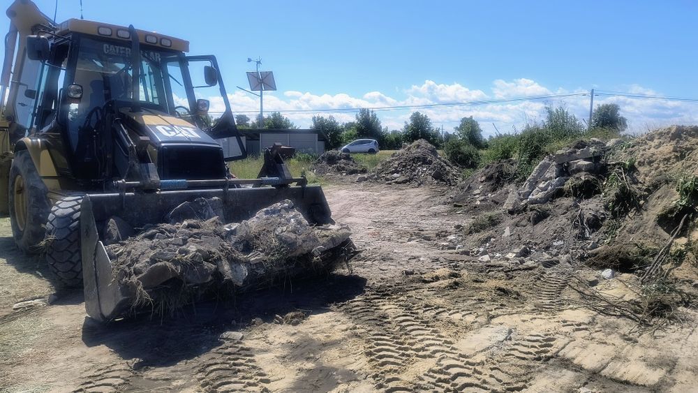 Usługi koparko-ładowarką, prace ziemne, wyburzenia, odśnieżanie.