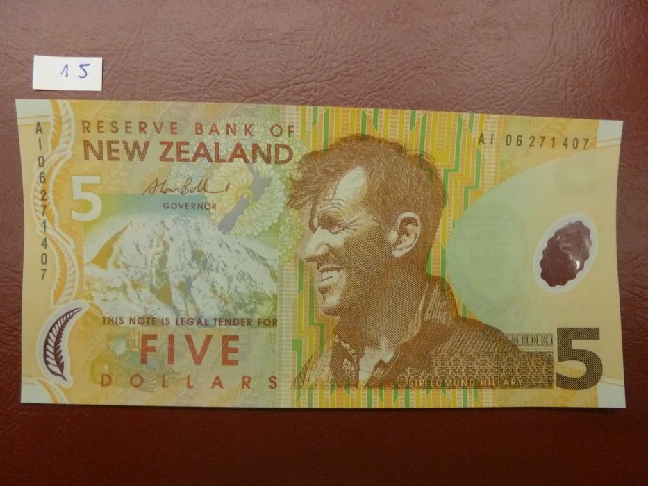 Banknot polimerowy Nowa Zelandia 5 dolarów 2006 rok
