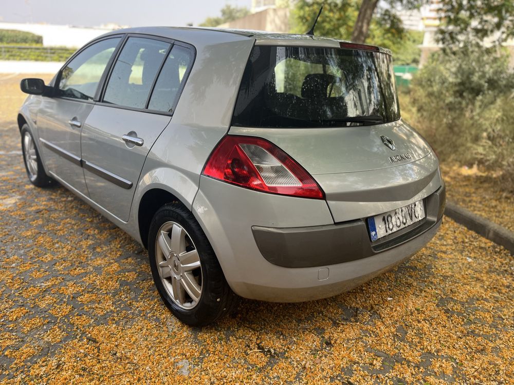 Renault Megane 1.5DCI 5 portas Gasoleo Ar condicionado