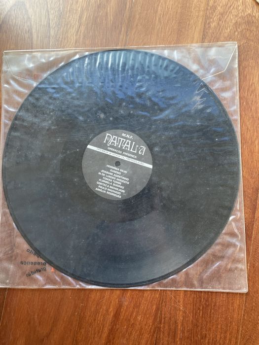 Vendo CDs antigos em bom estado de conservaçao