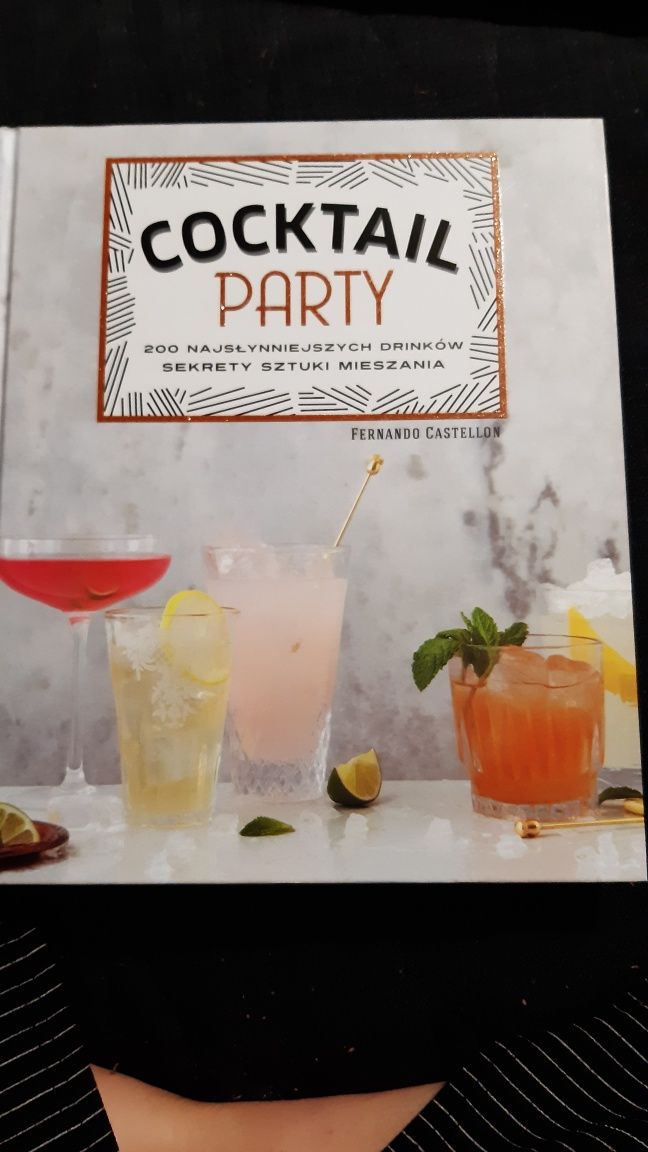 Książka Cocktail party 200 najsłynniejszych drinków