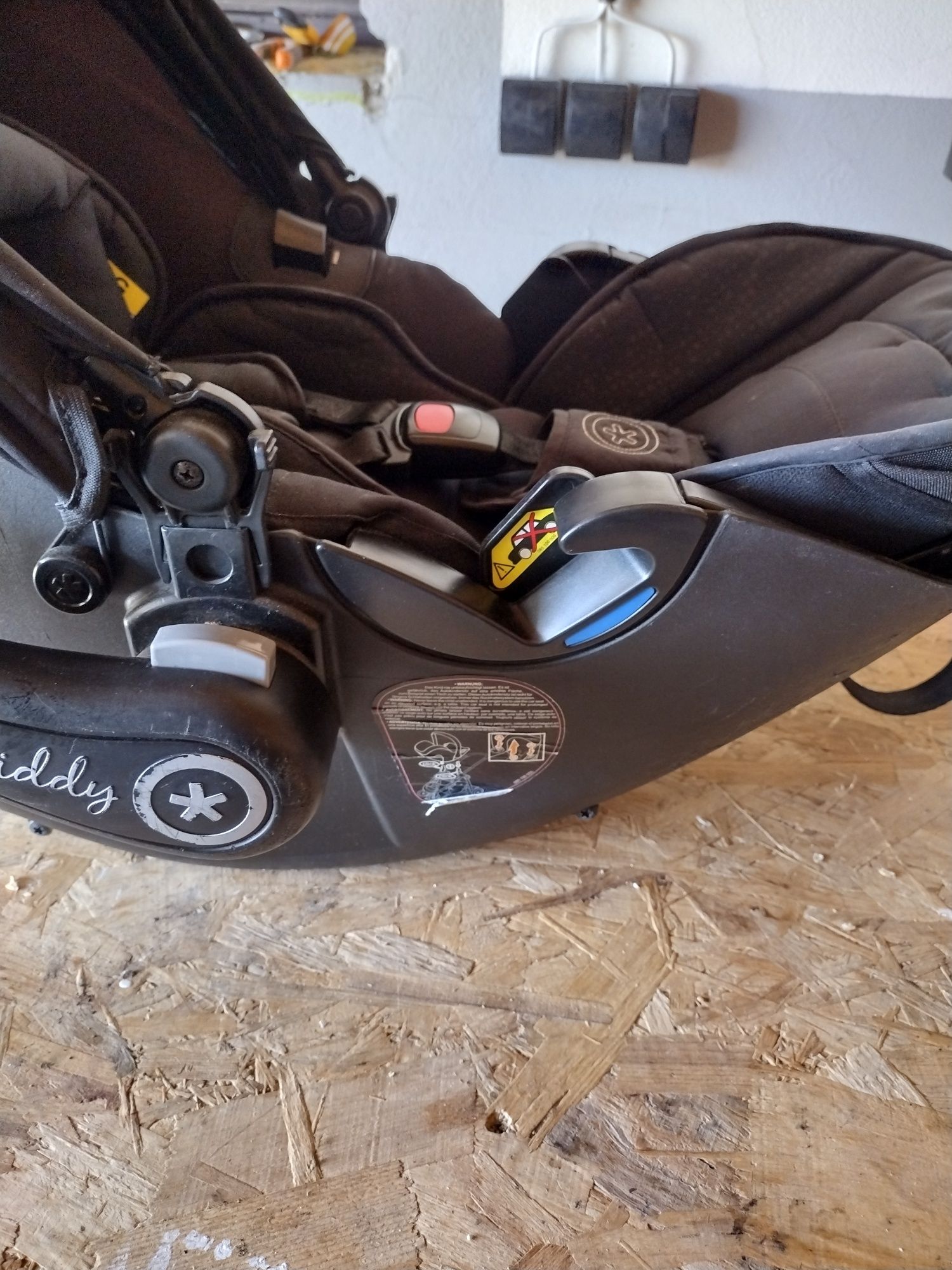 Fotelik samochodowy kiddy Evolution Pro2 z bazą Isofix