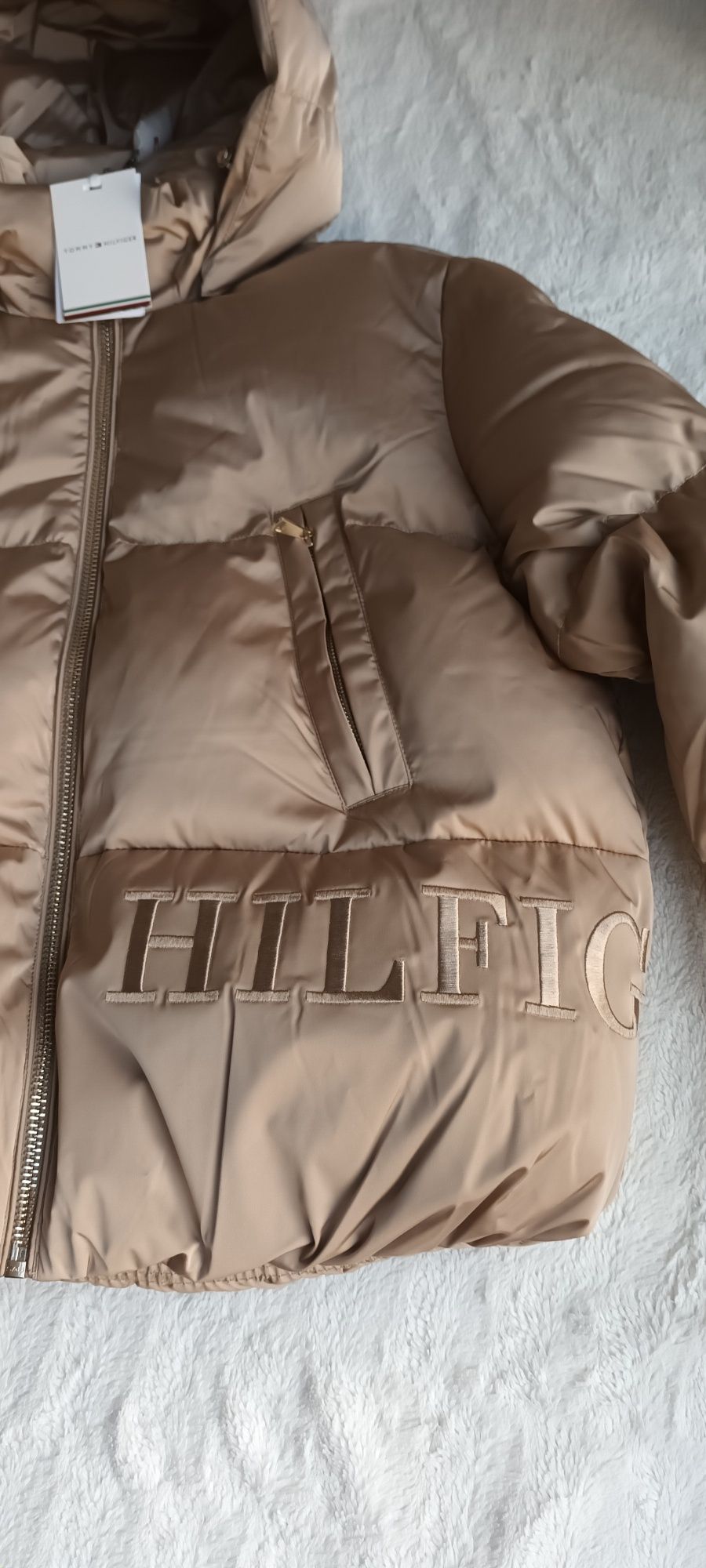 Damska kremowa kurtka puchowa Tommy Hilfiger Sateen r. L