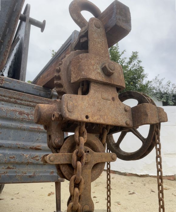 Cadernal 2000kg (muito antigo)