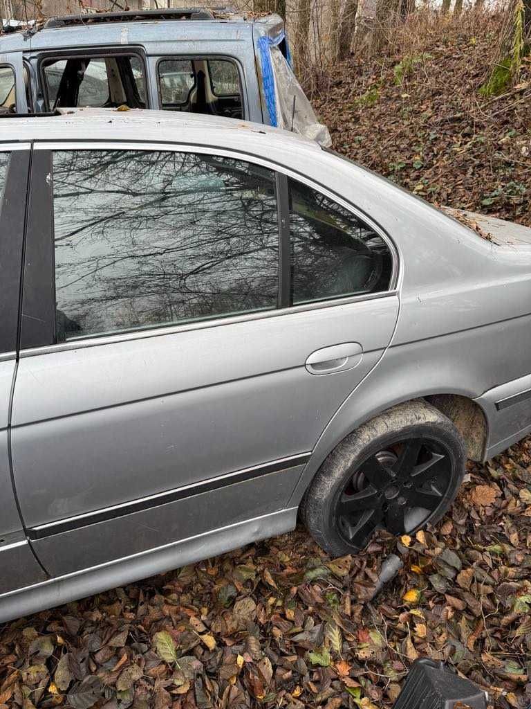 Bmw e39 528i na części maska/fotele/koła/silnik