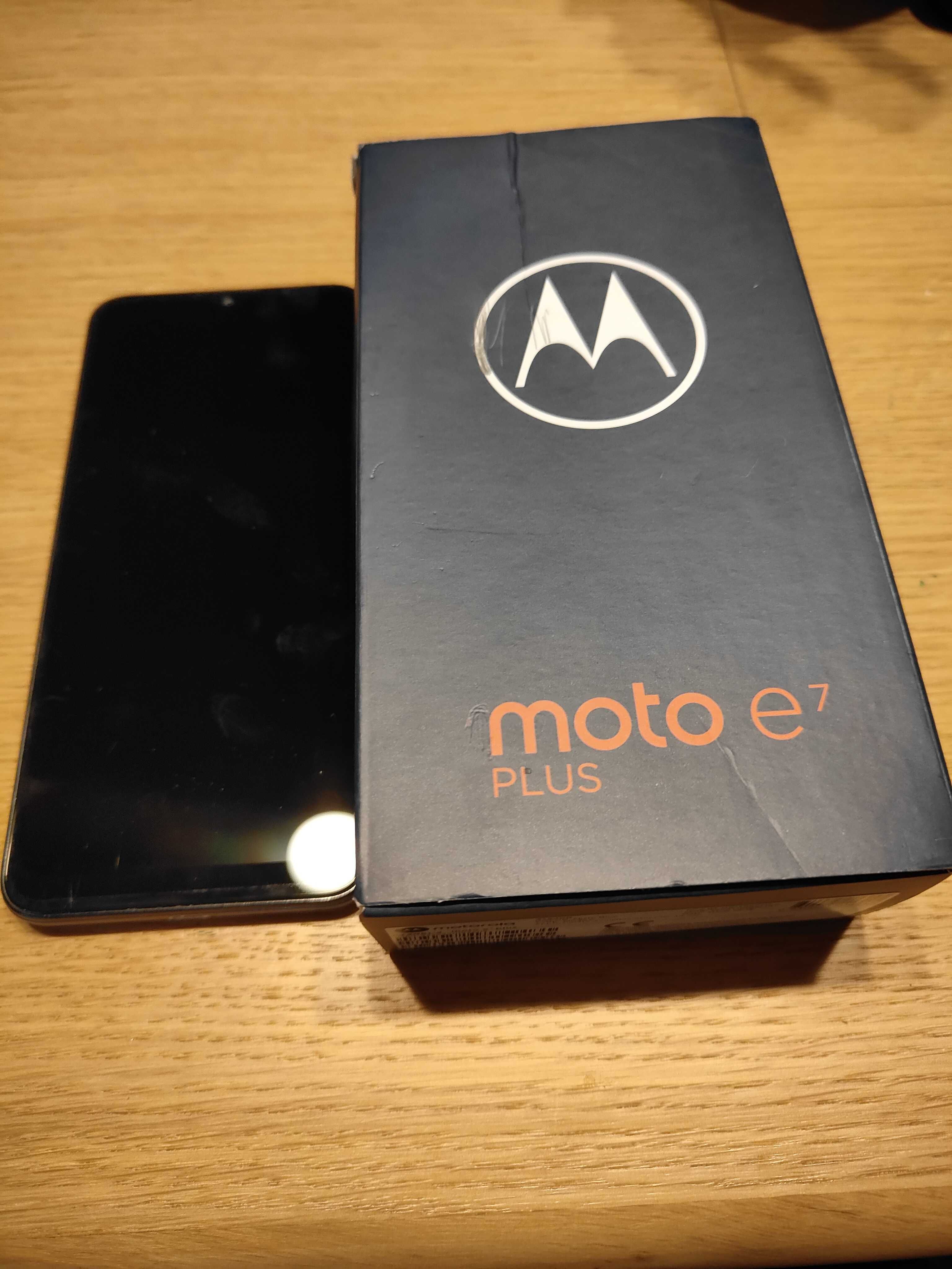 Smartfon,,Motorola E7 plus"