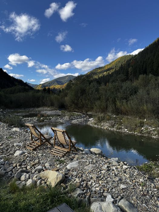 Оренда будинку з чаном в Карпатах | Оренда будинку біля річки