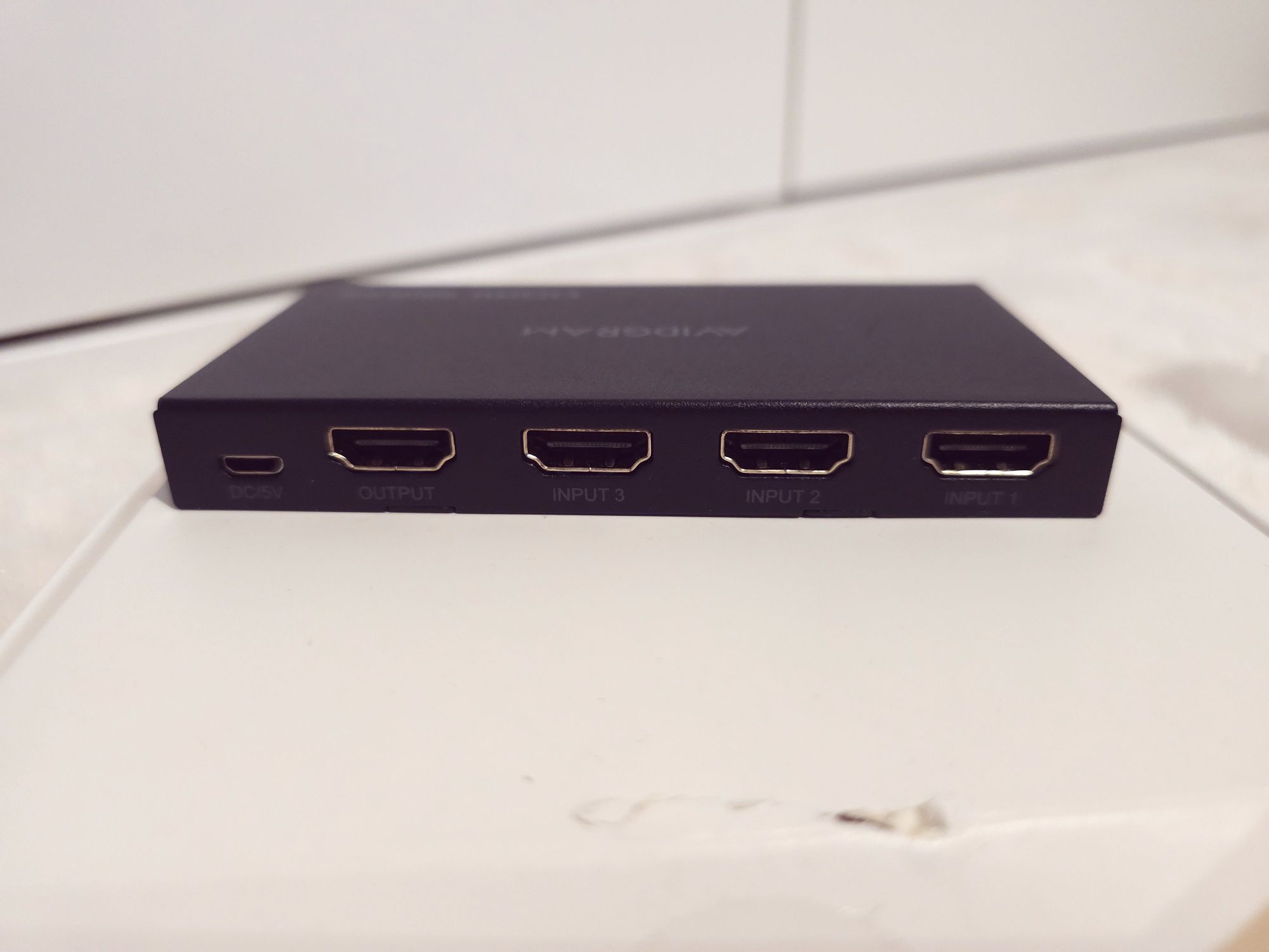 HDMI Switch 4k 60hz hub przełącznik selektor Avidgram 4 porty przejści