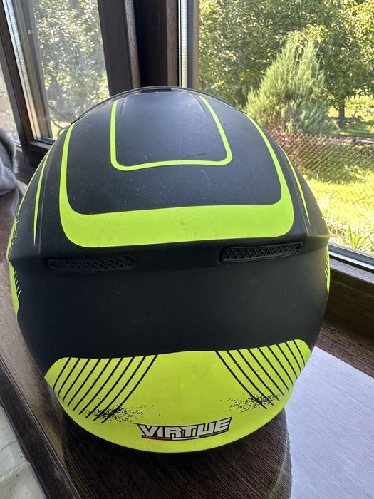 Продам мотошлем.