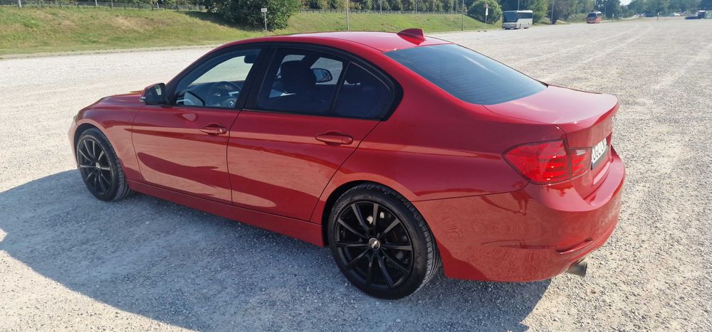 BMW Seria 3 320i Sport Line