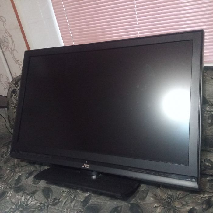 Телевизор JVC 42