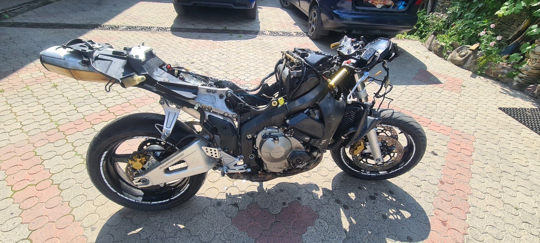 Honda  cbr 600 rr в  гарному  станi