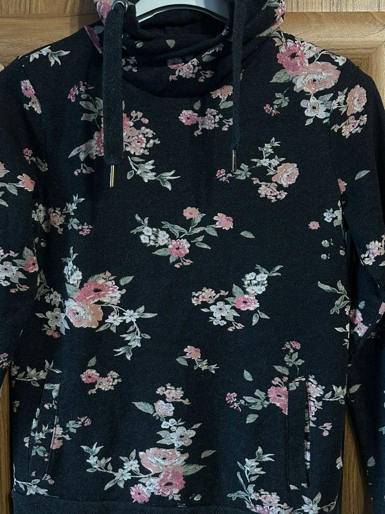 Bluza C&A dziecięca r. S 152