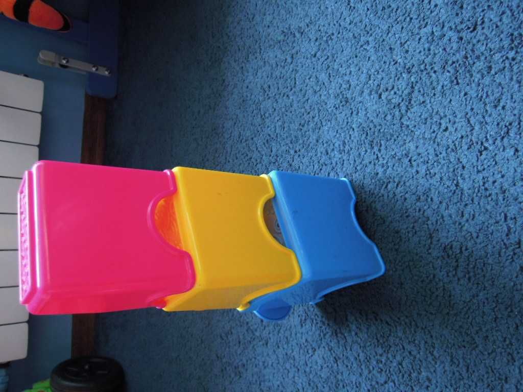 Fisher Price-Piramidka-Sensoryczna-9 mcy- 3 zwierzątka