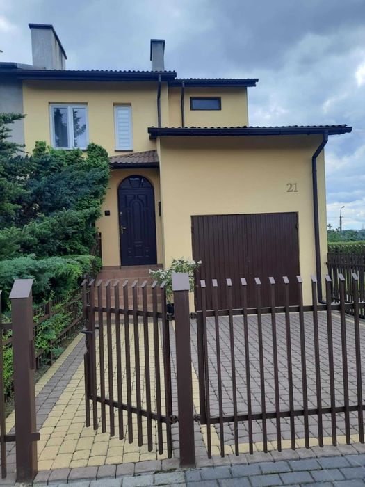 Dom na sprzedaż w spokojnej okolicy