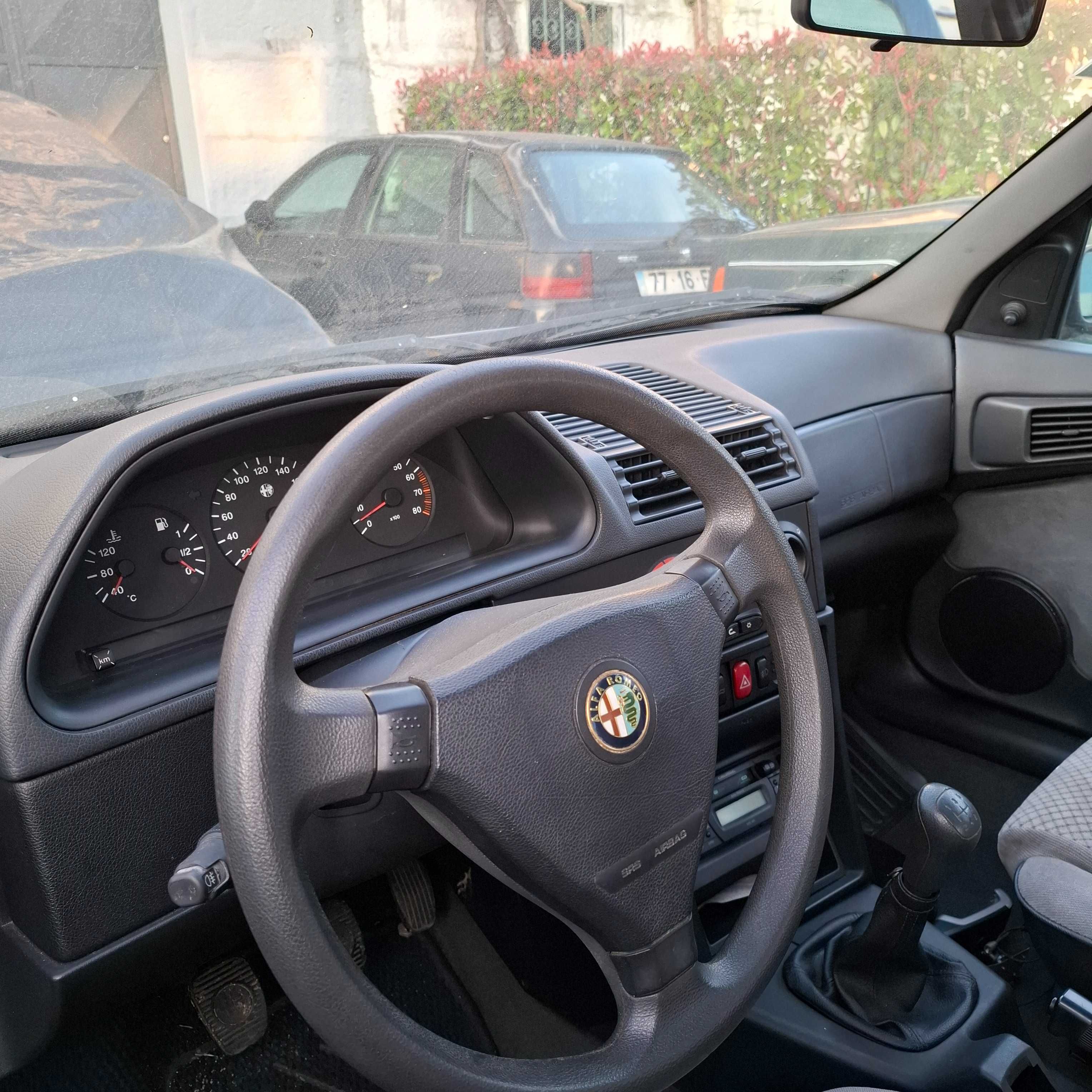 Alfa Romeo 146. 1.4 motor boxer