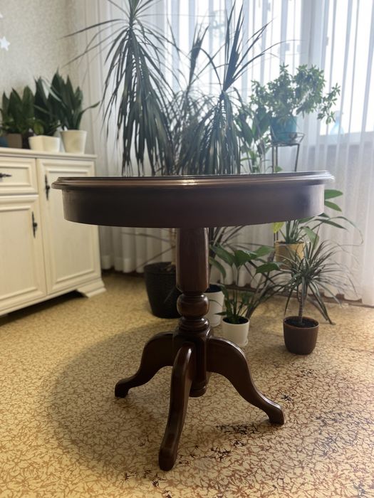 Продам кавовий столик.